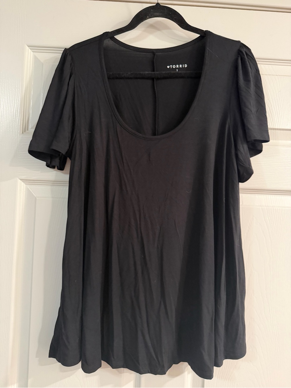 Torrid Black Scoop Neck Short Flutter Sleeve Top - Picture 2 of 6
